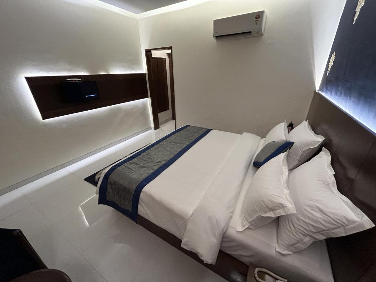 Hotel Gautam 로나발라 외부 사진